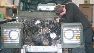 Preparing a Defender 90 with 2.5 TD engine for a galvanised bulkhead and second hand 200 Tdi engine to be fitted